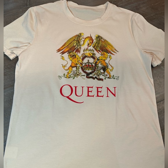 ⭐️Women’s Queen Vintage Rock Band Graphic T Shirt Short Sleeve - Picture 4 of 6